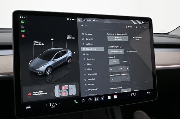 Tesla Model Y 11 of 27