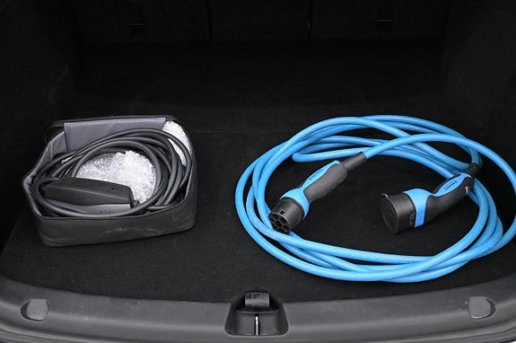 Tesla Model Y 25 of 27