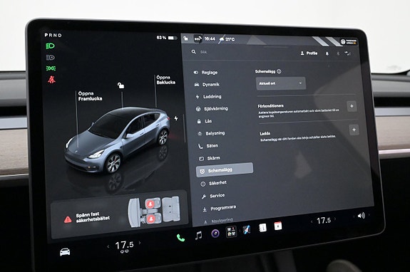 Tesla Model Y 12 of 27