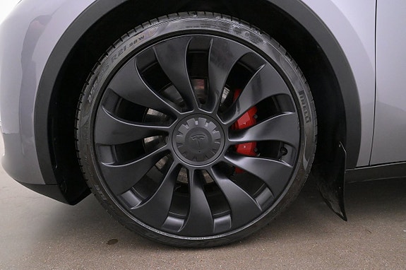 Tesla Model Y 27 of 27