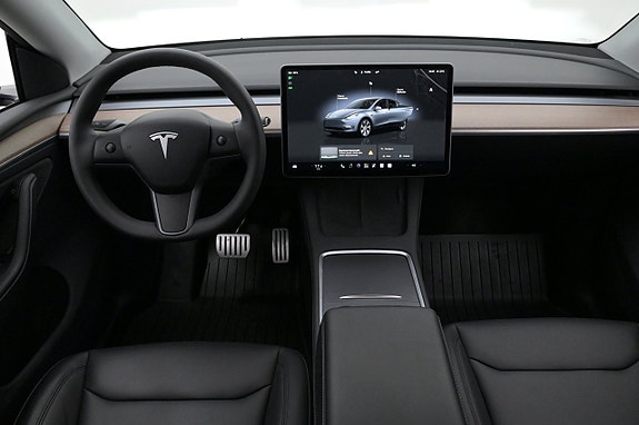 Tesla Model Y 6 of 27