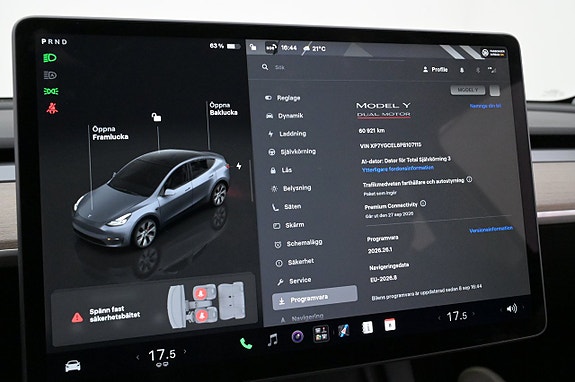 Tesla Model Y 10 of 27