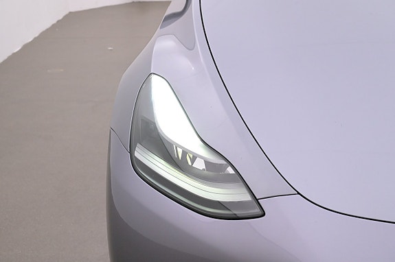 Tesla Model Y 26 of 27