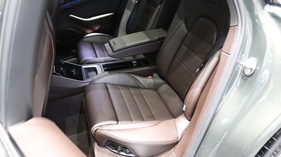 Porsche Panamera 4S 11 of 12