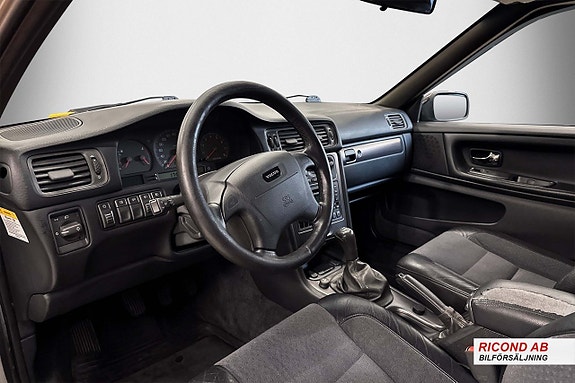 Volvo V70 11 of 12