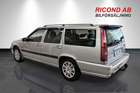 Volvo V70 4 of 12