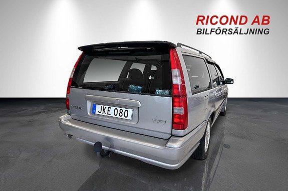 Volvo V70 7 of 12