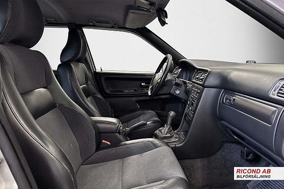 Volvo V70 8 of 12
