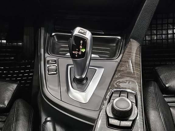 BMW 320d 16 of 27