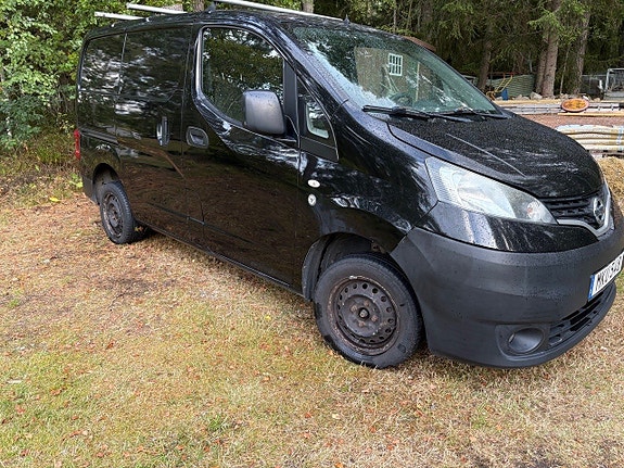Nissan NV200 2 of 6