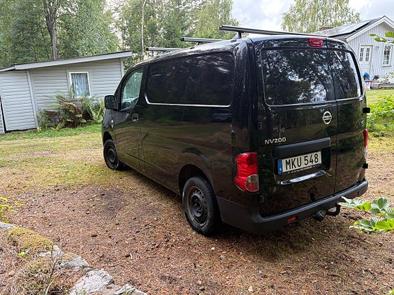 Nissan NV200 4 of 6