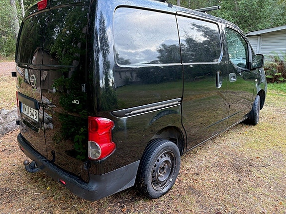 Nissan NV200 3 of 6