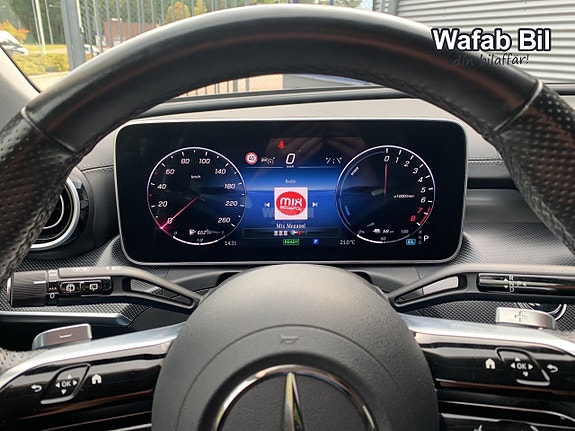 Mercedes-Benz C300 10 of 24