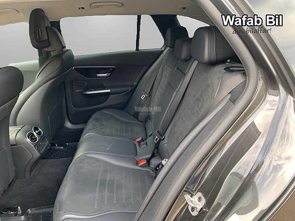 Mercedes-Benz C300 9 of 24