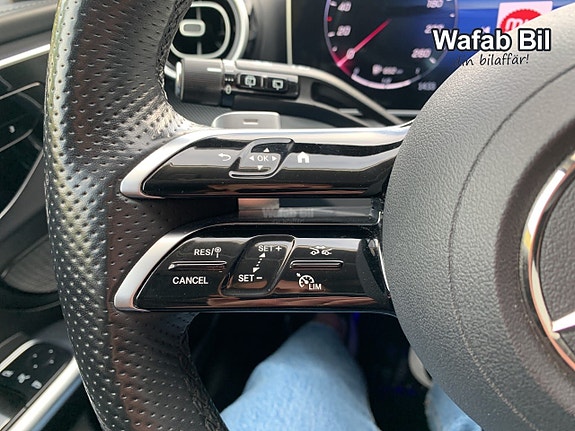 Mercedes-Benz C300 17 of 24