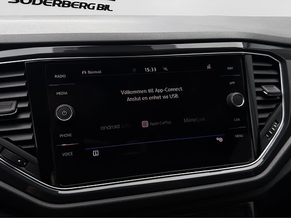 Volkswagen T-Roc 24 of 30