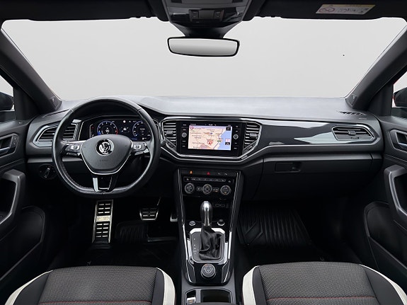 Volkswagen T-Roc 10 of 30