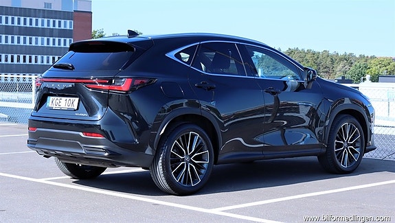 Lexus NX450h+ 4 of 17