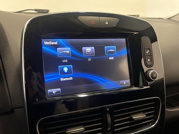 Renault Clio 18 of 20