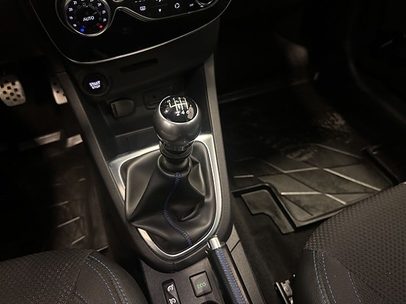 Renault Clio 15 of 20