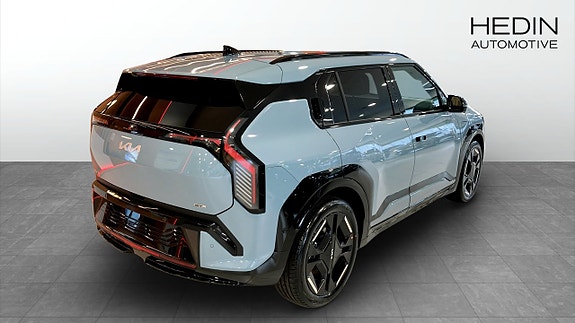 Kia EV3 2 of 13