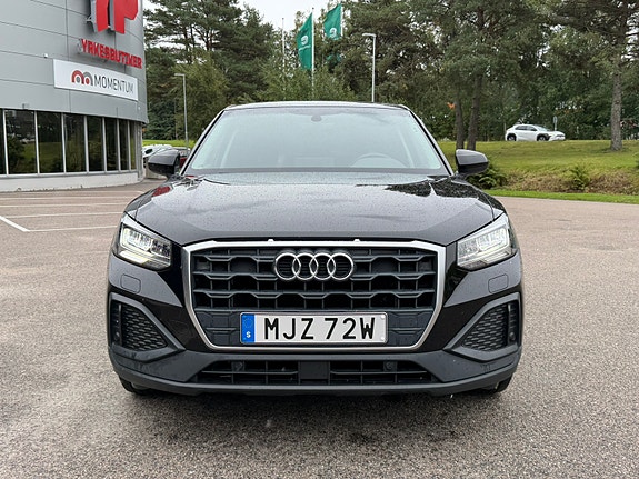 Audi Q2 2 of 23