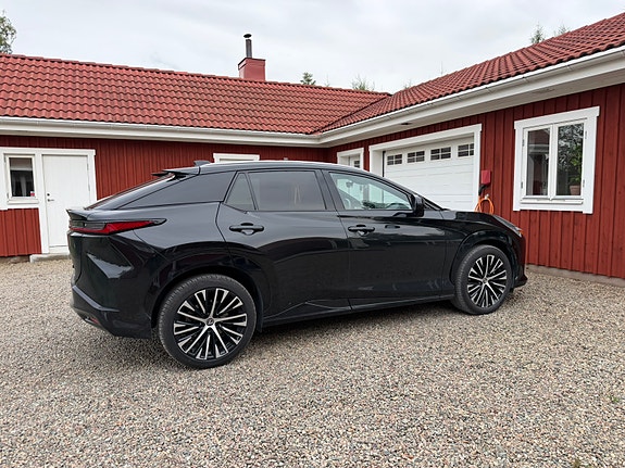 Lexus RZ450e 2 of 5