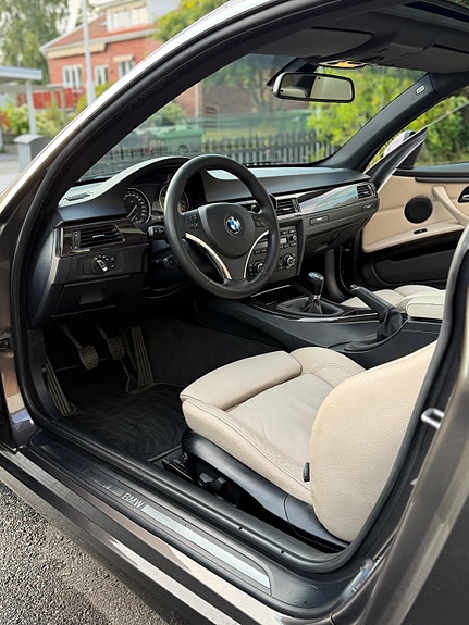 BMW 325i 8 of 12