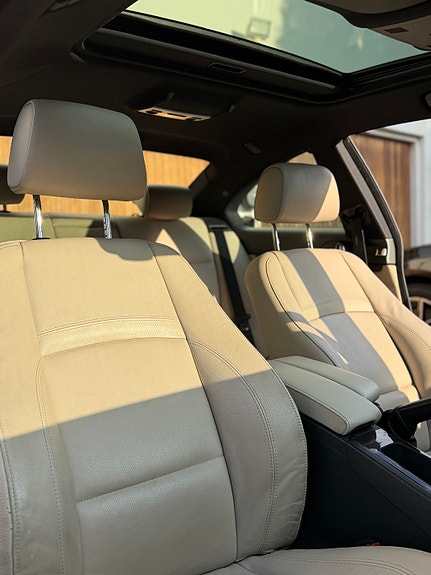 BMW 325i 11 of 12