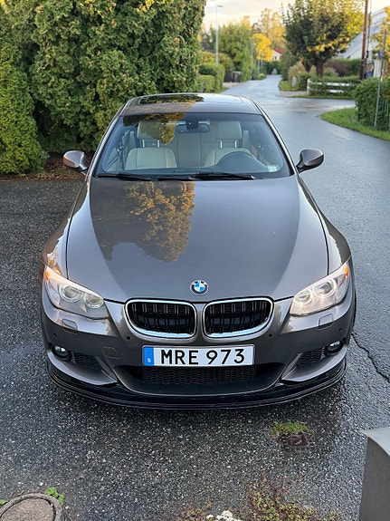 BMW 325i 2 of 12