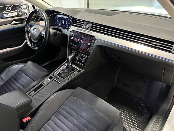 Volkswagen Passat 12 of 22