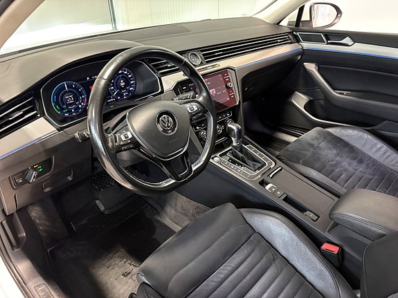Volkswagen Passat 8 of 22