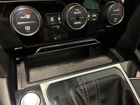 Volkswagen Passat 18 of 22