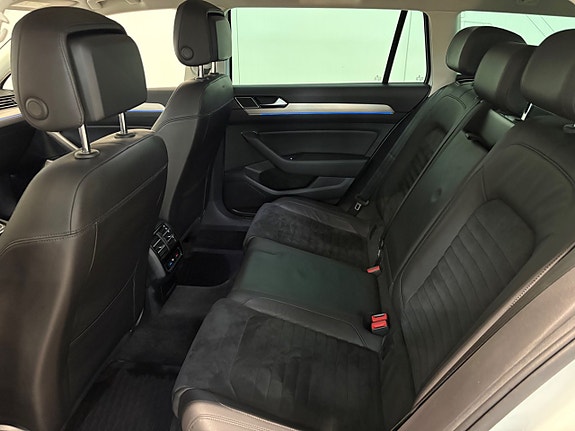 Volkswagen Passat 19 of 22