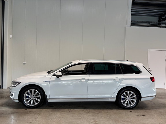 Volkswagen Passat 6 of 22
