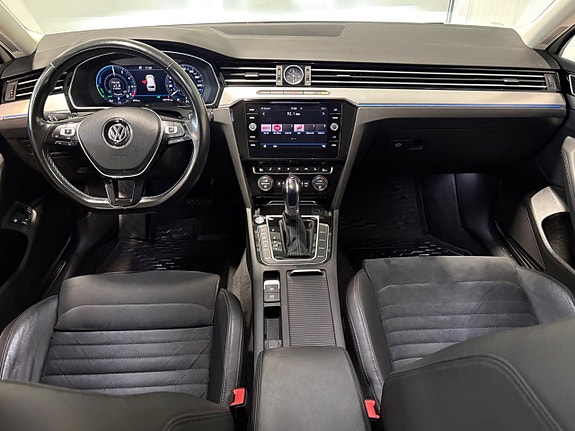 Volkswagen Passat 11 of 22