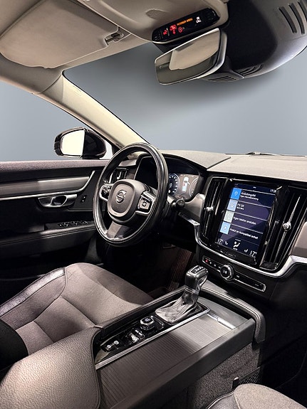 Volvo V90 14 of 28