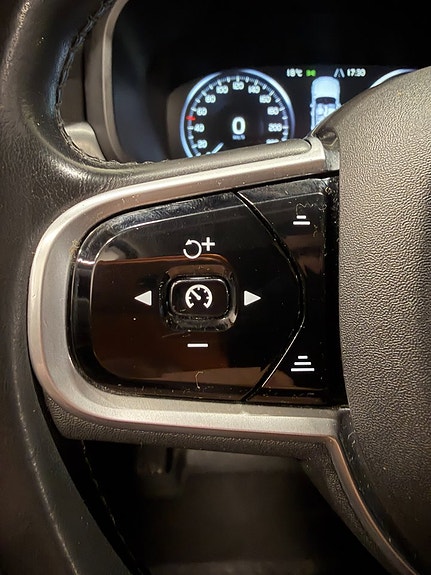 Volvo V90 22 of 28