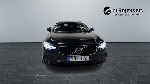 Volvo V90 2 of 28