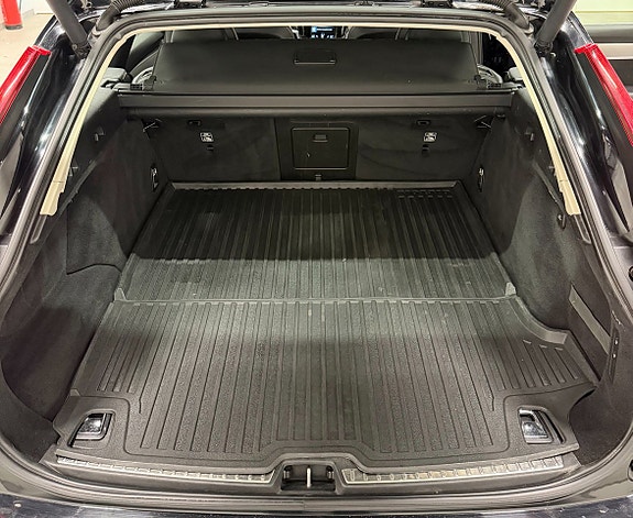 Volvo V90 17 of 28