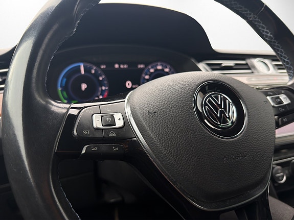 Volkswagen Passat 18 of 18