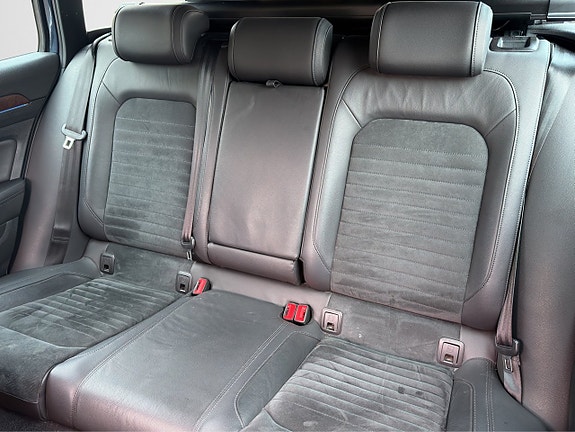 Volkswagen Passat 10 of 18