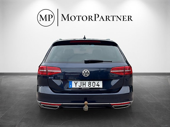 Volkswagen Passat 6 of 18