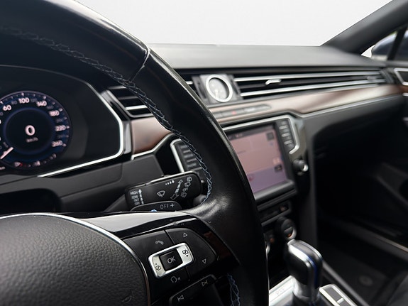 Volkswagen Passat 17 of 18