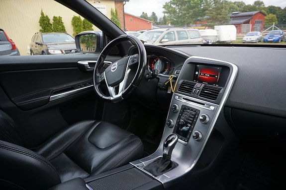 Volvo XC60 7 of 10