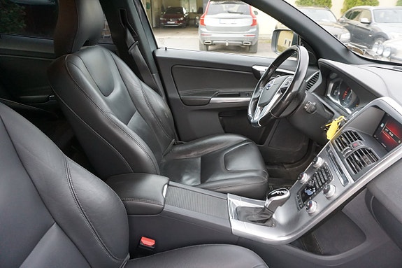 Volvo XC60 8 of 10