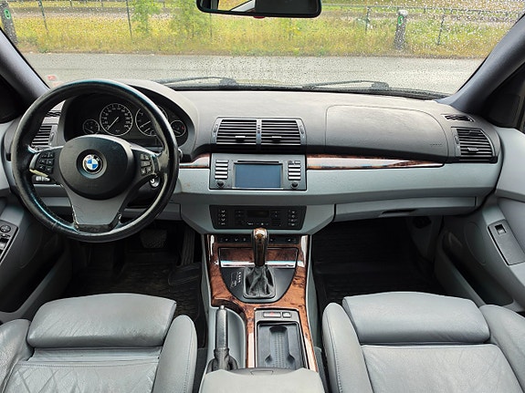 BMW X5 8 of 17