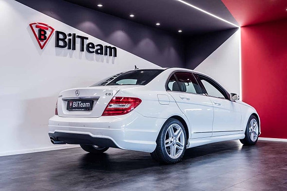 Mercedes-Benz C220 7 of 22