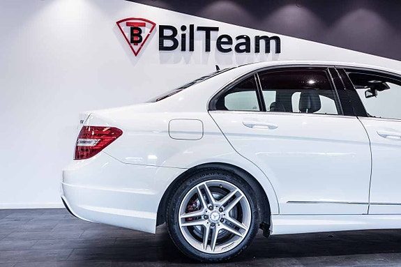 Mercedes-Benz C220 9 of 22