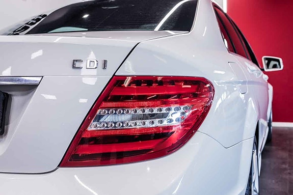 Mercedes-Benz C220 8 of 22